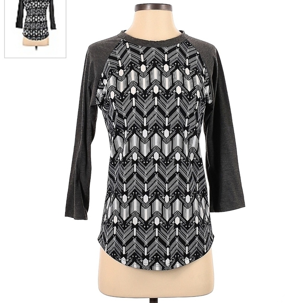 LulaRoe Black White Grey Long Sleeve Ragland Randy Top Women's XS Crew Neck EUC
